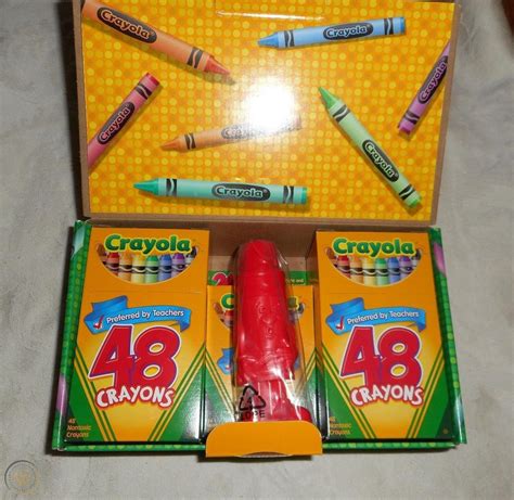 Crayola 120 Different Color Crayons With Plastic Figurine Sharpener New