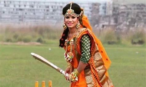 Banyak sekali orang yang mencari tentang video viral bangladeshi tersebut, dan sebenarnya pun admin juga belum mengetahui tentang terjadinya video viral. Bangladesh Cricketer Sanjida Islam's Unique Wedding ...
