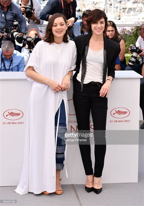 Actresses Marion Cotillard And Charlotte Gainsbourg Attends The Ismael S Ghosts Les Fantomes D
