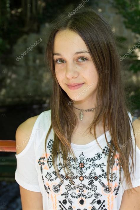 Très belle jeune fille de 12 ans Photographie sylv1rob1 79294768