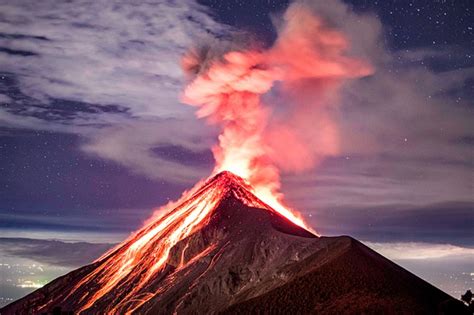 Guatemala El Volcán De Fuego Entra En Erupción Voz Media