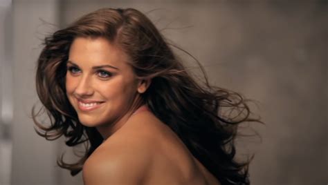 Look Alex Morgan S First Sports Illustrated Swimsuit Photos The Spun What S Trending In The