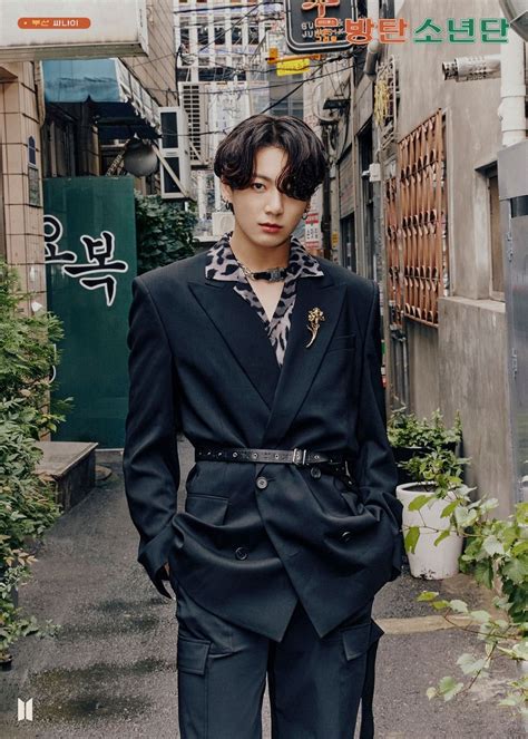 As a gift for fans, big hit entertainment revealed 30+ preview cuts from bts's photoshoots. BTS Causes Heads To Turn With Eye Catching Retro Concept ...