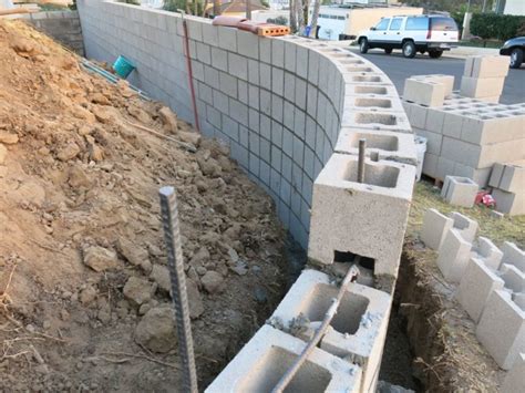 How To Build A Curved Concrete Block Retaining Wall Wall Design Ideas