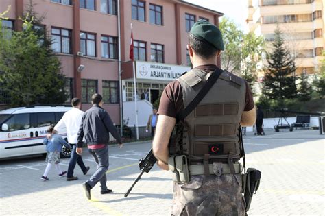 Turkish Police Kill Two Suspected Islamic State Militants In Raid