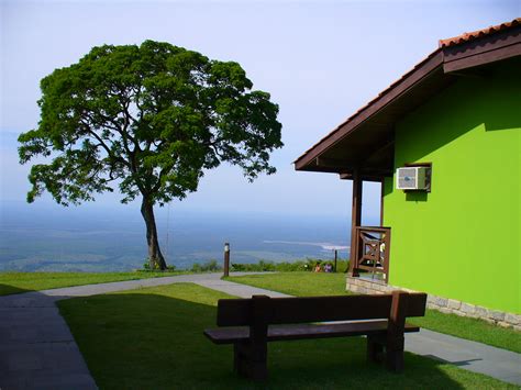 Dispomos de 50 apartamentos, todos com sacada privativa e vista para o penhasco. Pousada Penhasco | Chapada dos Guimarães, Mato Grosso, BR ...