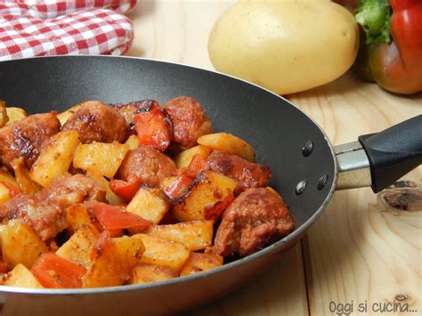 Maybe you would like to learn more about one of these? Salsiccia in umido con peperoni e patate |Oggi si cucina