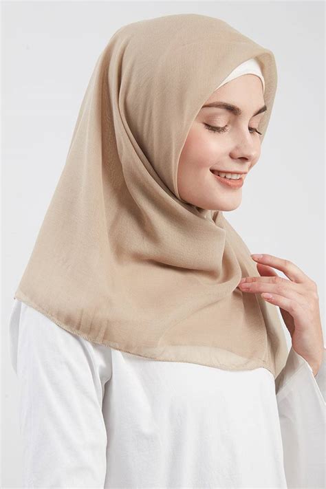 Hijab Warna Cream Homecare24