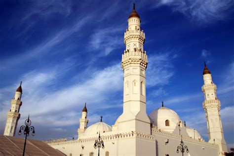 Masjid Quba Masjid Pertama Yang Dibangun Rasulullah Masjid Nusantara