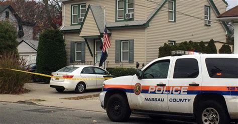 Police Woman Found Dead In Merrick Cottage Death Deemed Suspicious Cbs New York