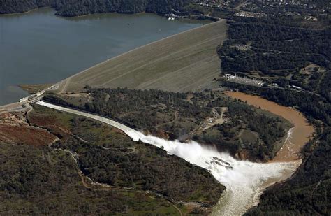 Oroville Dam Inspectors Ignored Integrity Of Hillside That Eroded