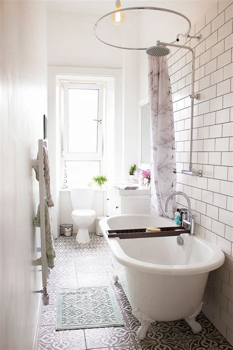 Stylish Remodeling Ideas For Small Bathrooms Apartment Therapy