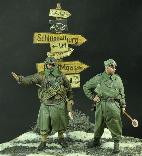 1 35 Scale German Command Traffic Soldier 2 People Miniatures World War Ii Unpainted Resin Model