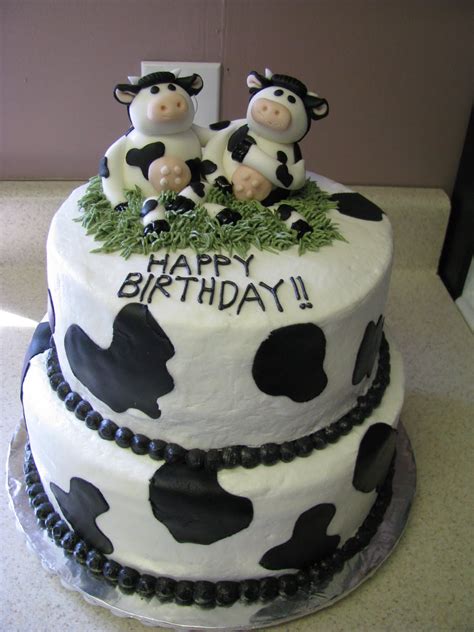 It's just like the one from childhood birthday the yellow cake portion is adapted from my basic vanilla cake and chocolate cake recipes. Cow Cakes - Decoration Ideas | Little Birthday Cakes