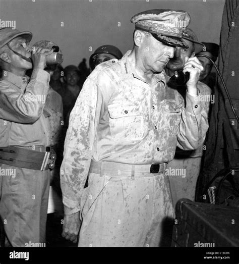 Douglas Macarthur 1940s Hi Res Stock Photography And Images Alamy
