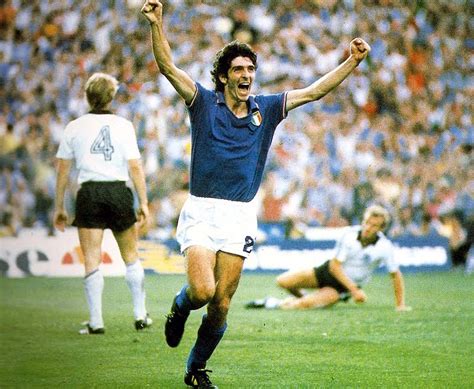 Paolo rossi paolo rossi born 23 september 1956 is an italian former footballer who played as a forward in 1982 he led italy to the 1982 fifa world. Paolo Rossi insegnerà calcio in Brasile | Elleppi