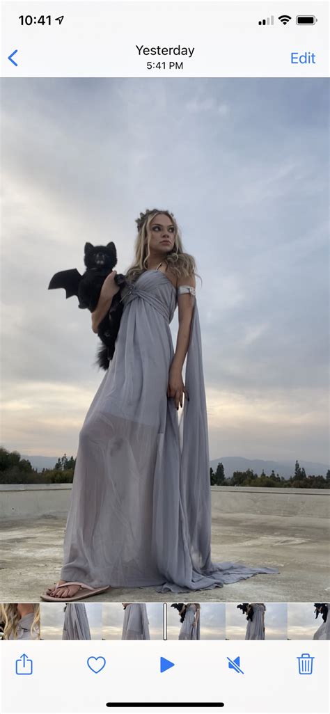 Tw Pornstars Pic Athena Faris Twitter Daenarys Targaryen And Drogon Pm Nov
