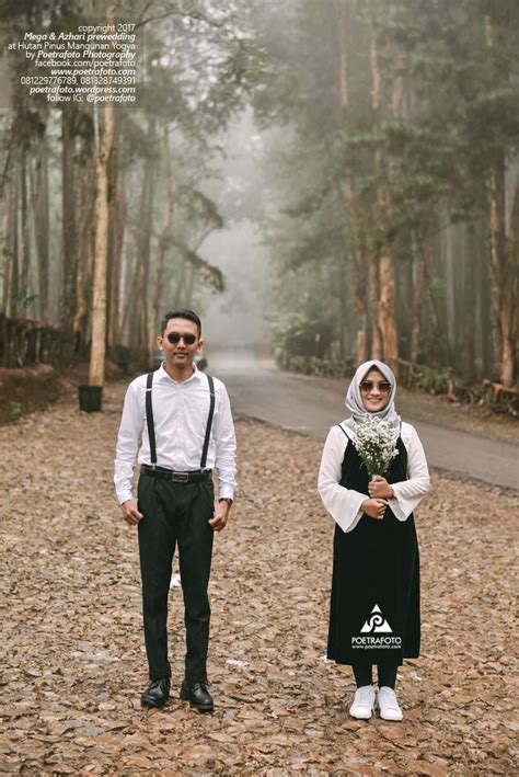 jogja pre wedding photo for foto prewedding hijab casual outdoor di hutan pinus imogiri