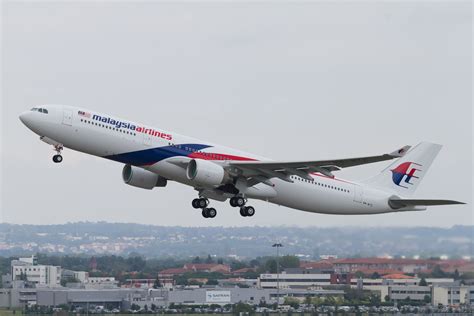 Malaysia airlines berhad (mab) (malay: Malaysia Airlines To Acquire 6 Airbus A330-200 | Airways ...