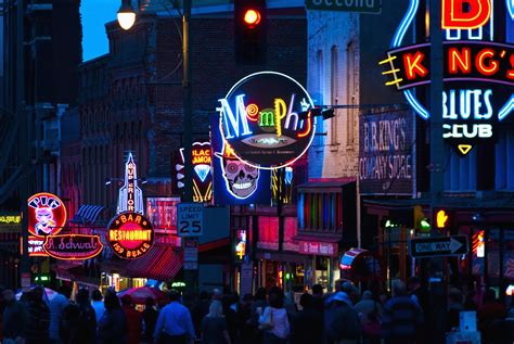 4 Neighborhoods To Visit On Saturday Night In Memphis