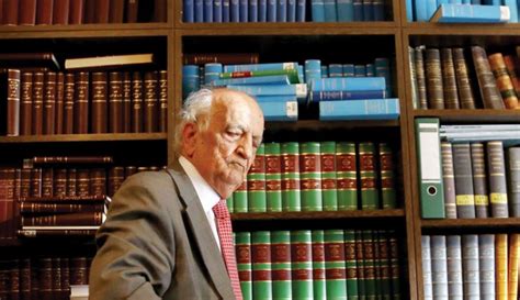 Dünya'nın önde gelen bilim tarihçilerinden prof. Fuat Sezgin son yüzyıla damgasını vurmuştur - YENİ ASYA