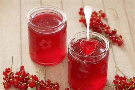 This Classic Red Currant Jelly Recipe Magically Transforms A Crop Of Fresh Red Currants Into