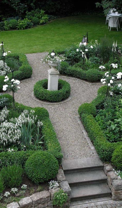 58 Beautiful Tuscan Garden Ideas For Luxury House Courtyard Gardens