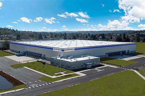 Paccar Parts Celebrates Grand Opening Of Renton Distribution Center