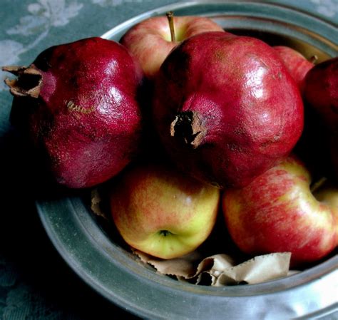 Pomegranates And Apples Fruit In A Pewter Bowl Flickr