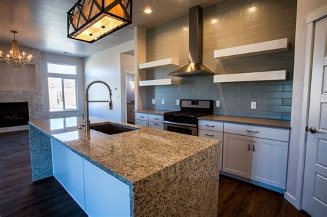 Solid Surface Countertops Vs Quartz Countertops