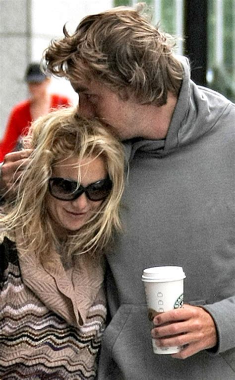 kate hudson and dax shepard from they dated surprising star couples