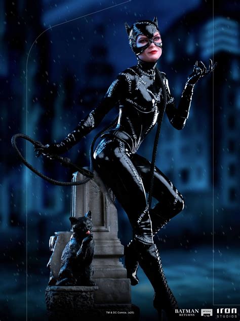 Batman Returns Catwoman Statue