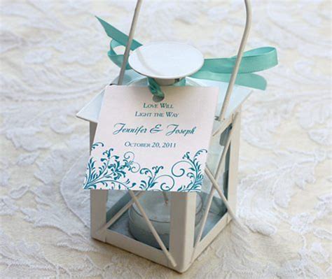 Wedding favors can also be placed in personalized wedding guest gift bags or favor bags that are custom printed with a design or. bonbonniere recycling - Cerca con Google | Huwelijk ...