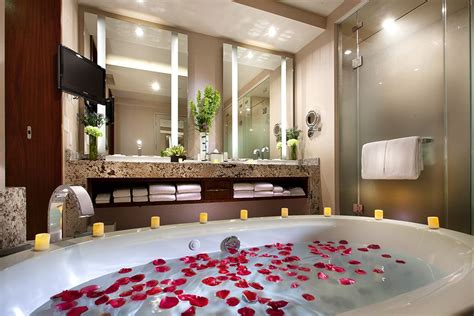 How to find hotel room with jacuzzi. SUITES DEL CIELO | Penthouse for sale, Hot tub room, Las vegas