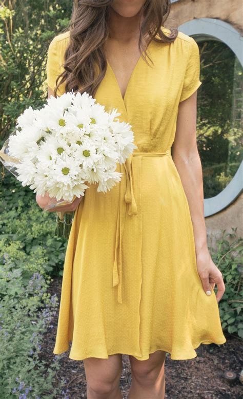 Wow These Womens Outfits Is Stylish Womensfashiontrends Yellow Dress
