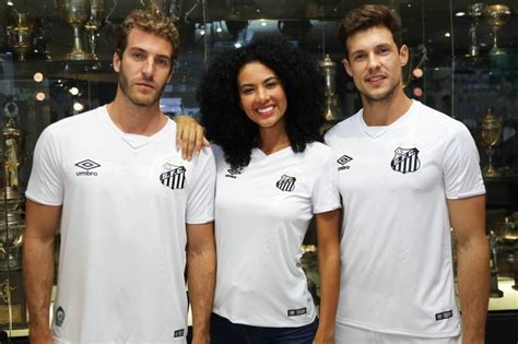 Twitter oficial do santos futebol clube #meninodavila, meia kevin malthus renova contrato com o santos fc até março de 2026 o santos. Santos FC 2019/20 Umbro Home Kit - FOOTBALL FASHION.ORG