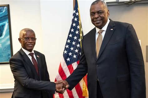 Chefe Da Casa Militar De Angola Reuniu Se Com Secretário De Defesa Dos Estados Unidos