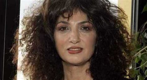 Marcella bella biography, ethnicity, religion, interesting facts, favorites, family, updates, childhood facts, information and more Marcella Bella contro la Rettore E' invidiosa, sembra un ...