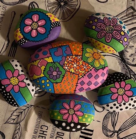 Pin By Sally On Painted Rocks Ideas In 2020 Rock Flowers Painted