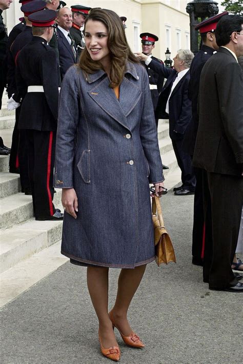 All Of Queen Rania Of Jordans Best Fashion Moments Fashion Queen Rania Royal Style Fashion