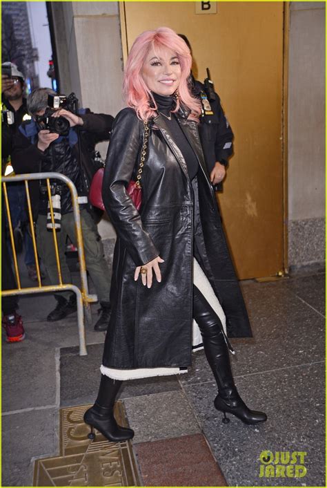 Shania Twain Debuts Vibrant Pink Hair On Way To Film Today Show