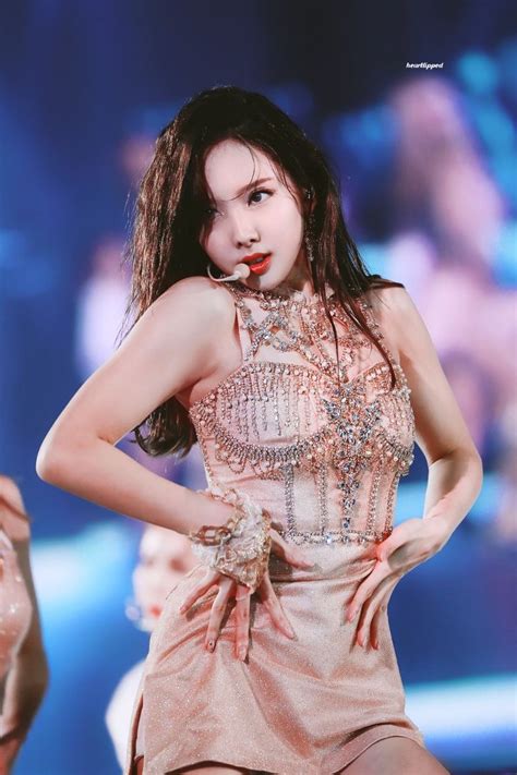 10 Female Idols Who Wore Jaw Droppingly Beautiful Stage Outfits Koreaboo