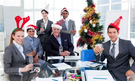 7 Office Christmas Party Games