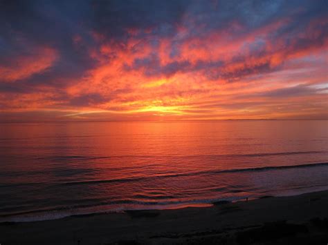 If You Like Romantic Sunsets Youll Love This California Beach Sunset Photo With An Amazing Red