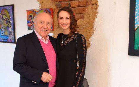 Felix slovacek happiness till morning. Felix Slováček a Lucie Gelemová: Schovávali se na schodech ...