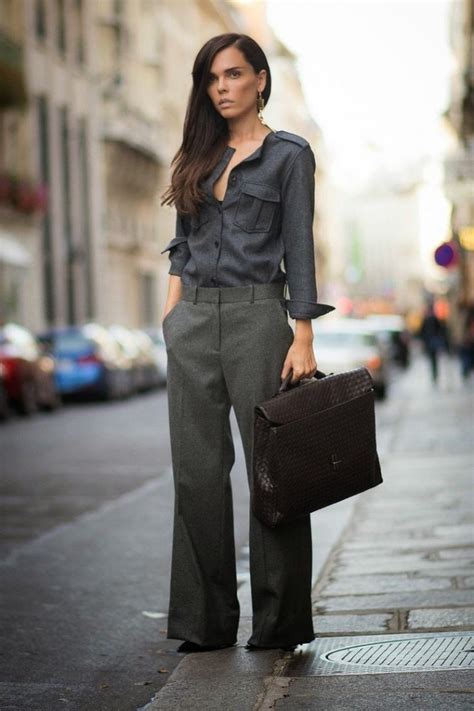 Business Casual For Women With Feminine Look 2021