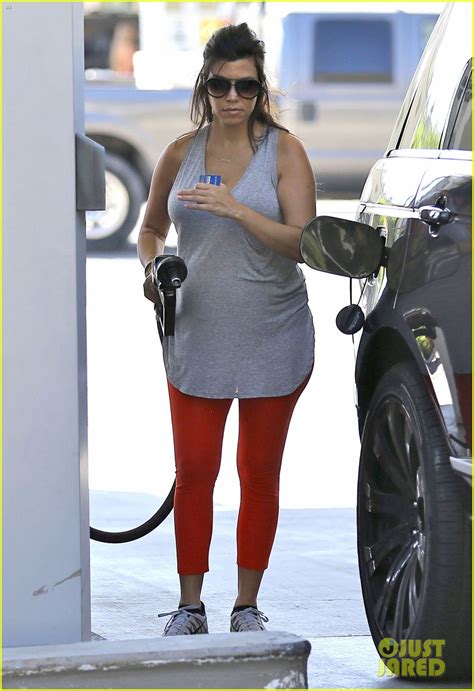 Kourtney Kardashians Sister Khloe Blames Her For Her Weight Gain