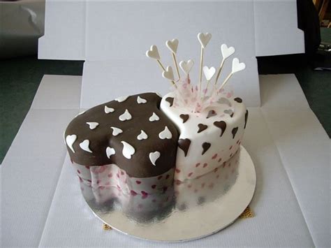 Double Heart Cake Put It In Red And White For Valentines Day Tartas