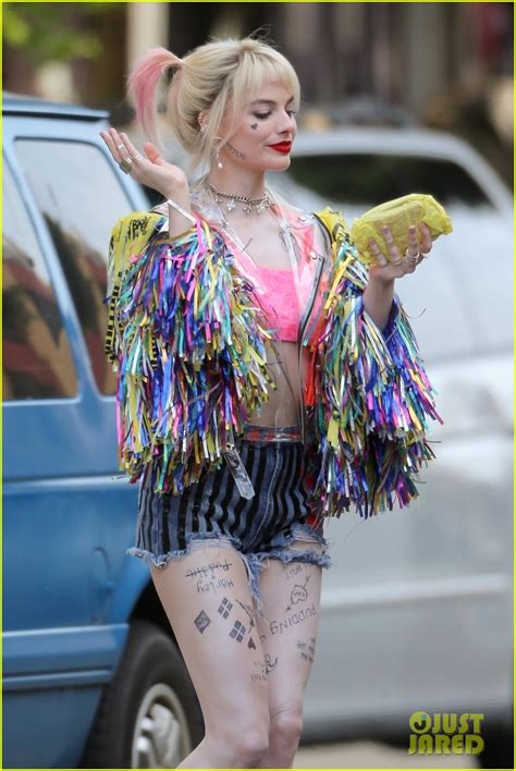 Margot Robbie As Harley Quinn In Birds Of Prey First Look Pics Photo 4221741 Photos