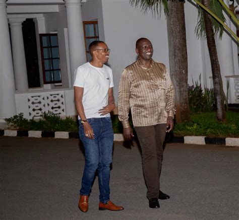 Mohammed Ali Hsc On Twitter Briefing The Boss Last Night At Statehse Mombasa Mbele Iko Sawa